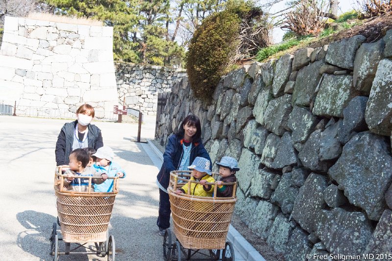 20150312_102759 D4S.jpg - Children at Nagoya Castle